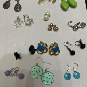 R34 13 pair Vintage Costume Earrings Lot Mixed Dangle Stud Filigree Pearl……